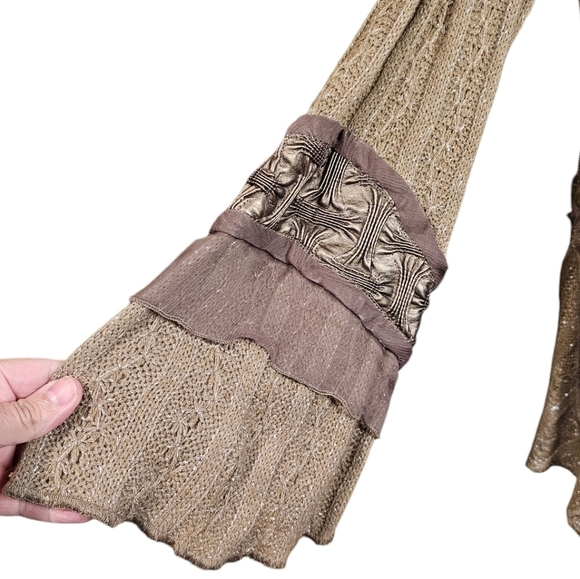 Aris A faux fur sweater with waist embellishments. (Magnolia Peal vibe) Small - Picture 3 of 8